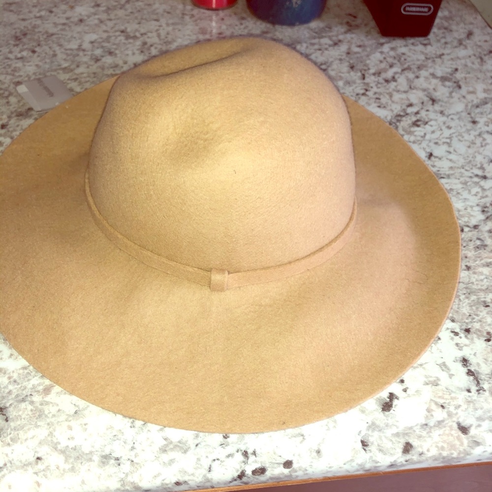 Simply Floppy Hat with adjustable band. NEVER WORN